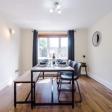 Charming 3-Bed Cottage In Chester, Ideal For Families & Workers, Free Parking - Sleeps 7 מראה חיצוני תמונה