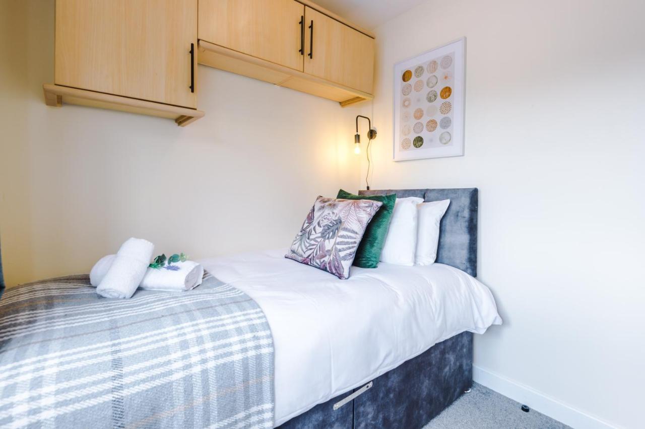 Charming 3-Bed Cottage In Chester, Ideal For Families & Workers, Free Parking - Sleeps 7 מראה חיצוני תמונה