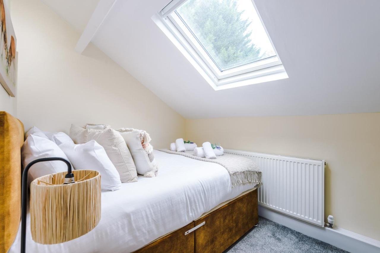 Charming 3-Bed Cottage In Chester, Ideal For Families & Workers, Free Parking - Sleeps 7 מראה חיצוני תמונה