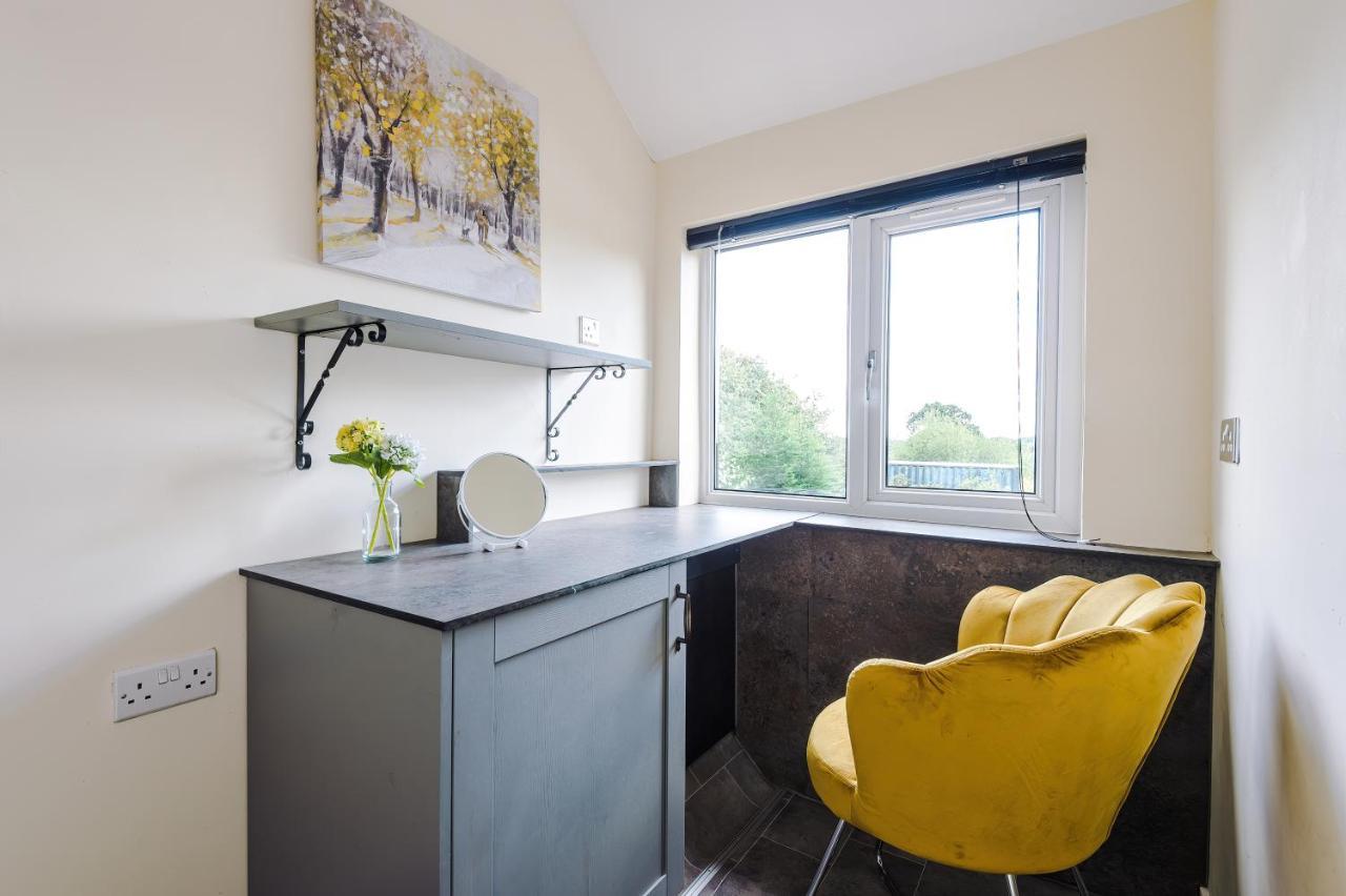 Charming 3-Bed Cottage In Chester, Ideal For Families & Workers, Free Parking - Sleeps 7 מראה חיצוני תמונה