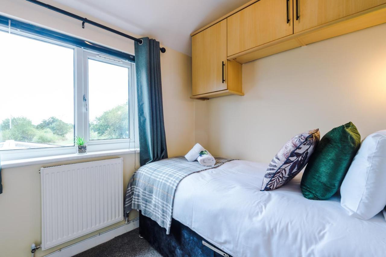 Charming 3-Bed Cottage In Chester, Ideal For Families & Workers, Free Parking - Sleeps 7 מראה חיצוני תמונה