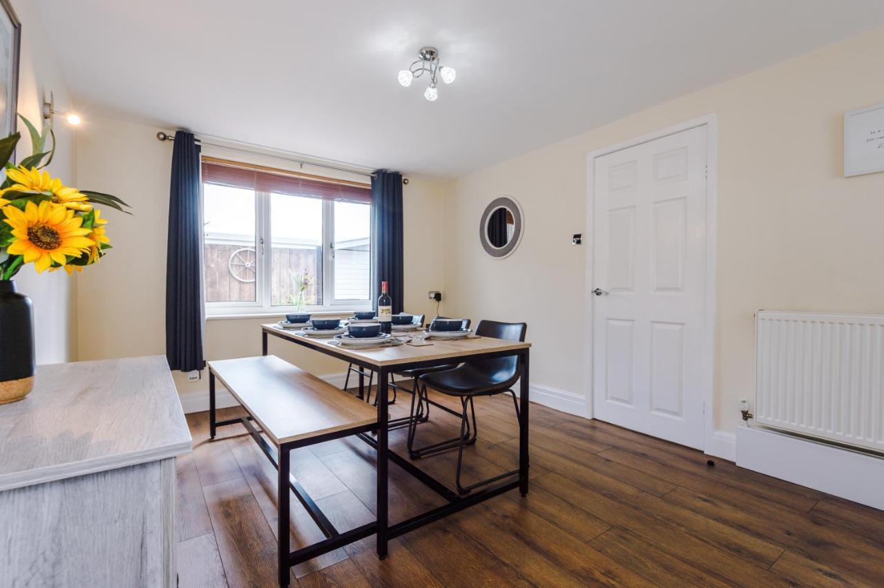 Charming 3-Bed Cottage In Chester, Ideal For Families & Workers, Free Parking - Sleeps 7 מראה חיצוני תמונה