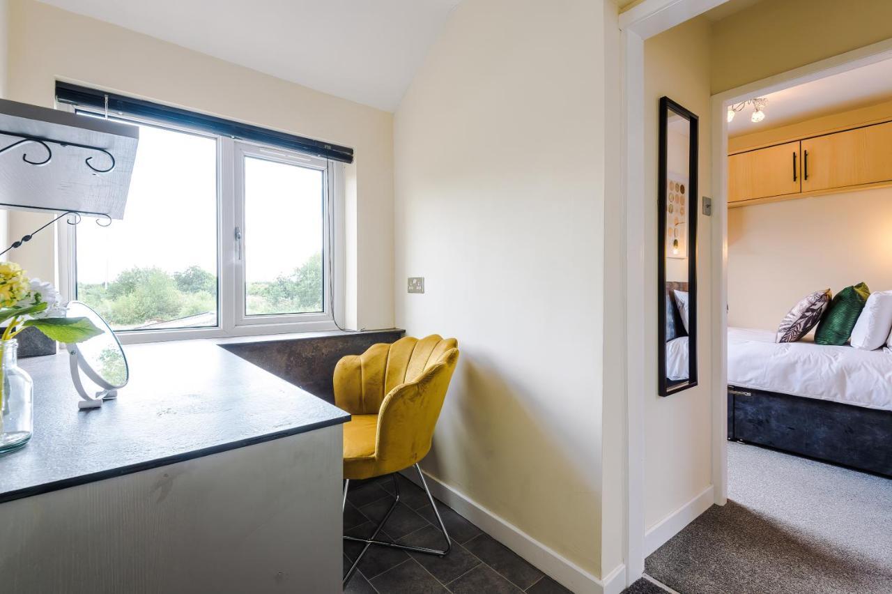 Charming 3-Bed Cottage In Chester, Ideal For Families & Workers, Free Parking - Sleeps 7 מראה חיצוני תמונה
