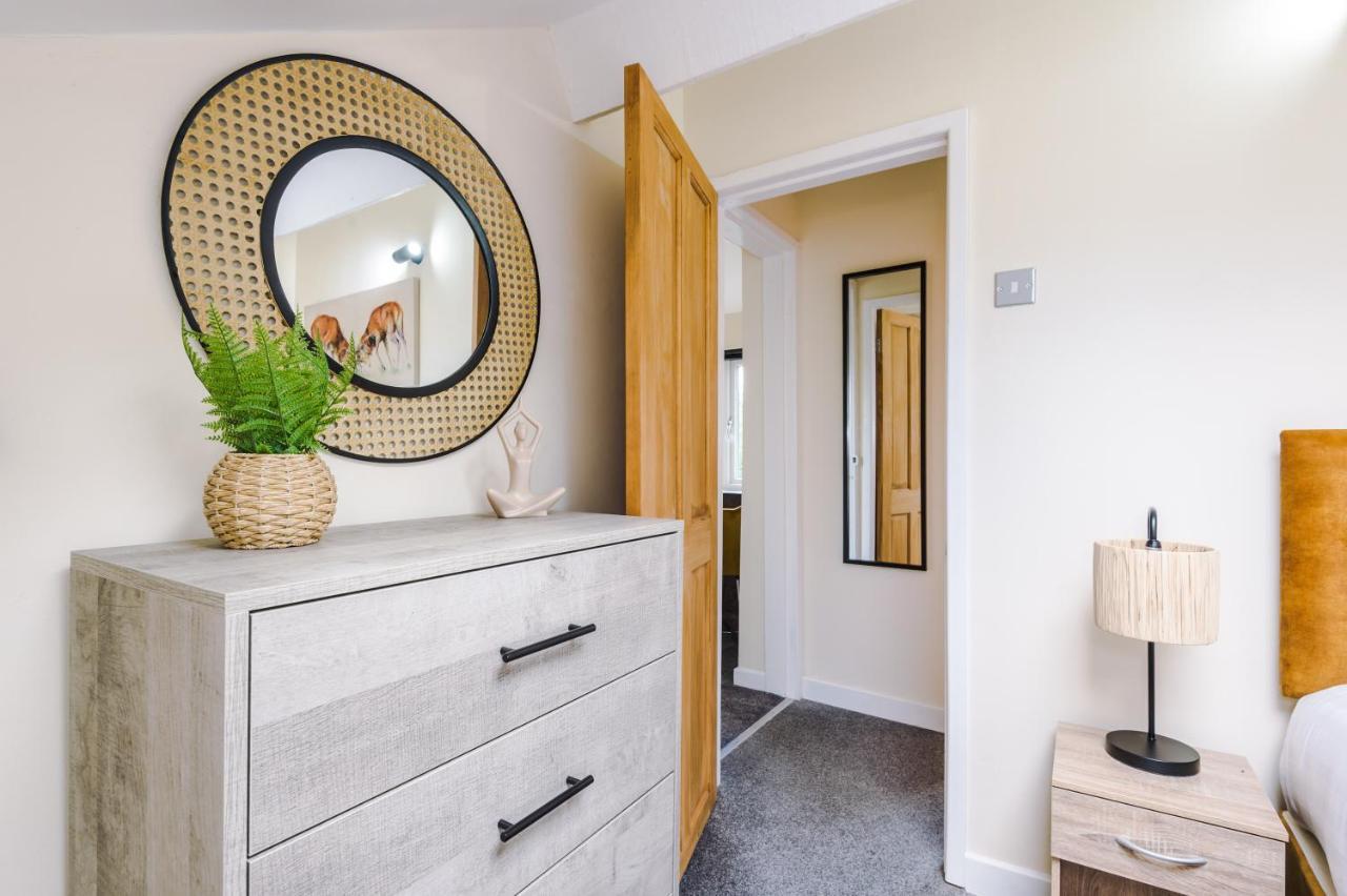 Charming 3-Bed Cottage In Chester, Ideal For Families & Workers, Free Parking - Sleeps 7 מראה חיצוני תמונה