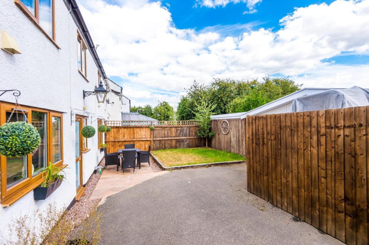 Charming 3-Bed Cottage In Chester, Ideal For Families & Workers, Free Parking - Sleeps 7 מראה חיצוני תמונה